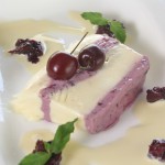 ванильное парфе с лесными ягодами