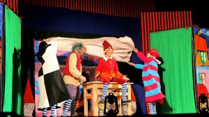 buratino shagaet po strane